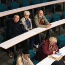 conférence dans l'hémicycle du sanctuaire